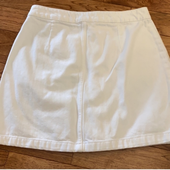💰3/$30White denim skirt - Picture 4 of 5